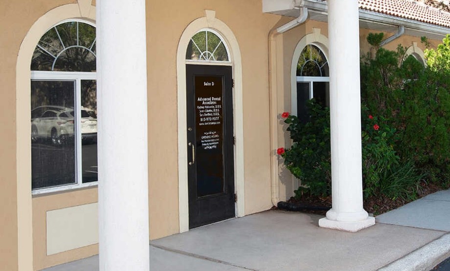 Outside of front door to Florida Digital Implants